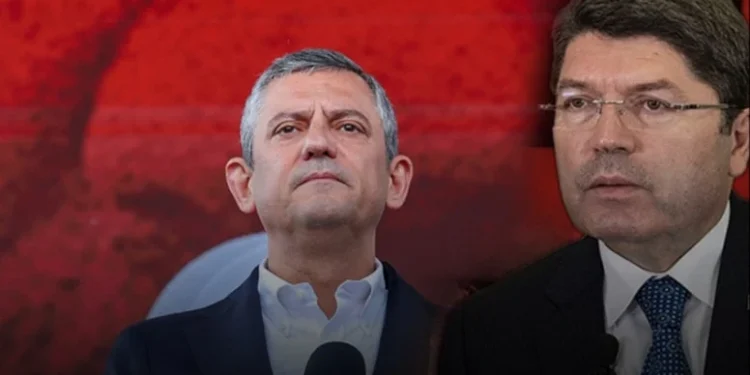 Adalet Bakanı Tunç’tan Özgür Özel’e: ‘Kendisi bir eczacı, bu ayrımı yapamaz’