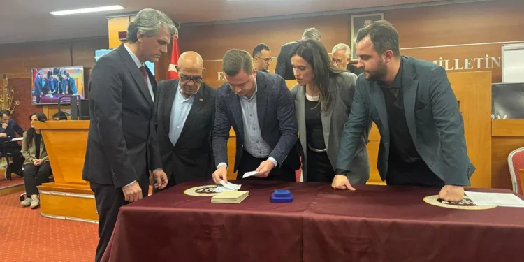 Bayrampaşa Belediyesi AKP’ye geçti!